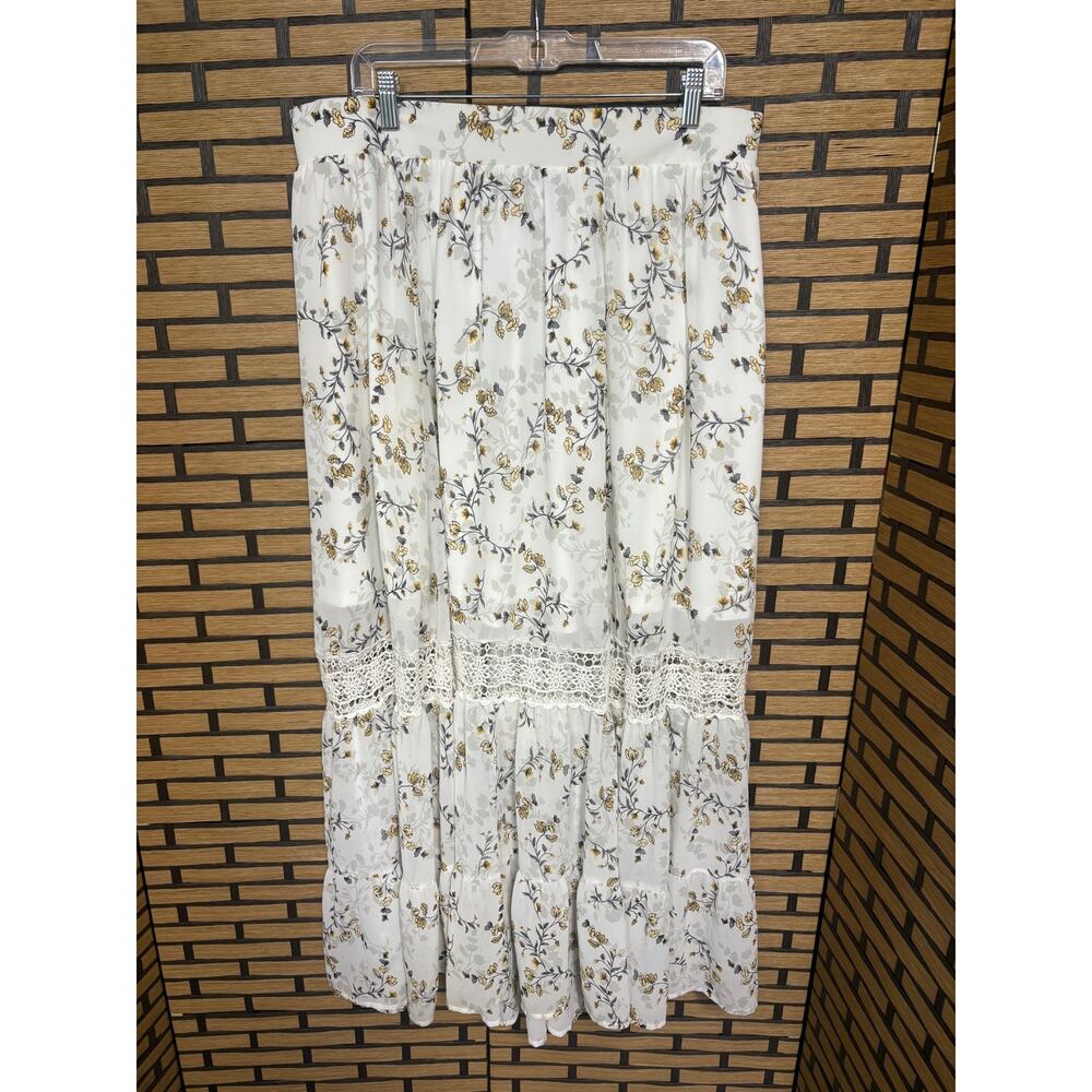 Torrid White Lace Boho Maxi Skirt Size 1